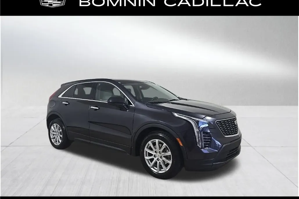 2023 Cadillac XT4 Luxury photo 1
