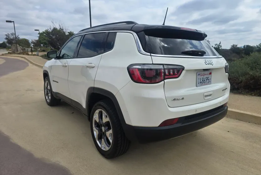 2019 Jeep Compass Limited Sport photo 1