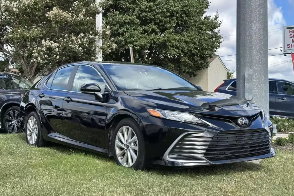 2024 Toyota Camry LE photo 1