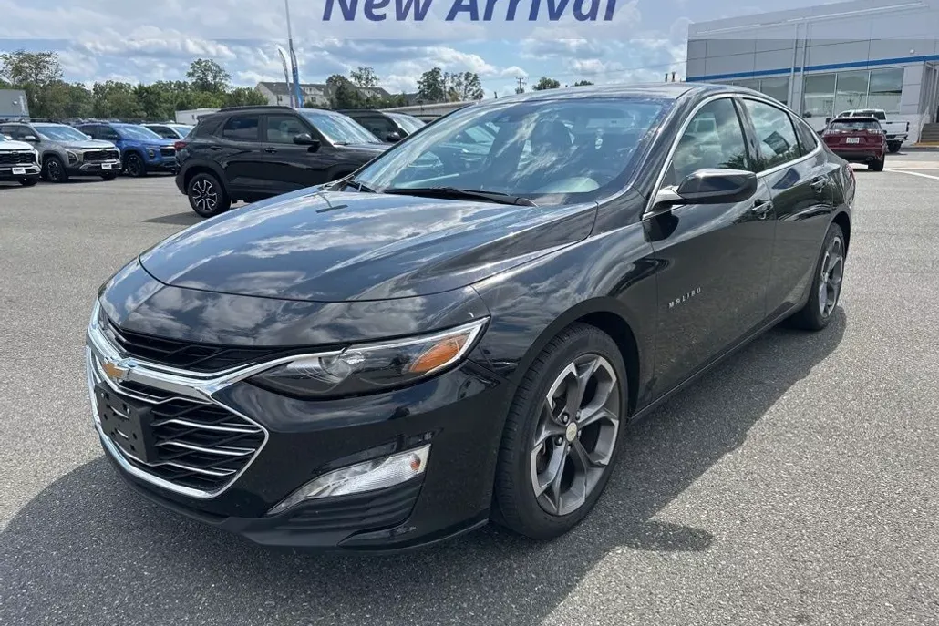 2024 Chevrolet Malibu 1LT photo 1