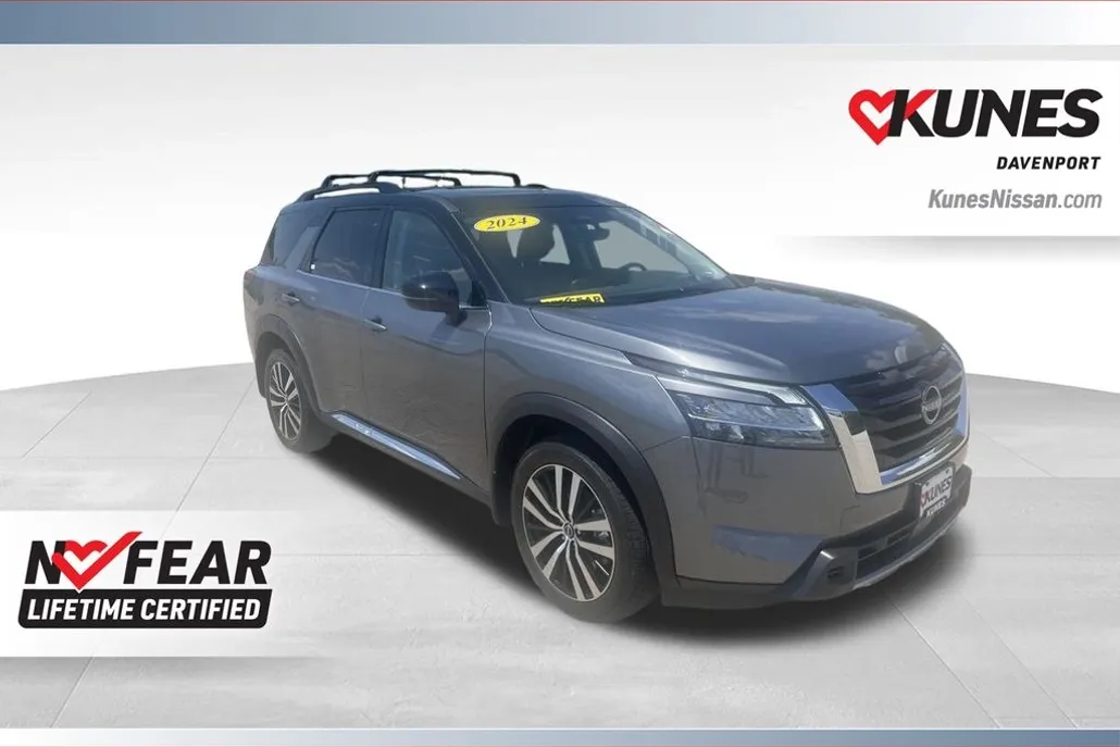 2024 Nissan Pathfinder Platinum photo 1