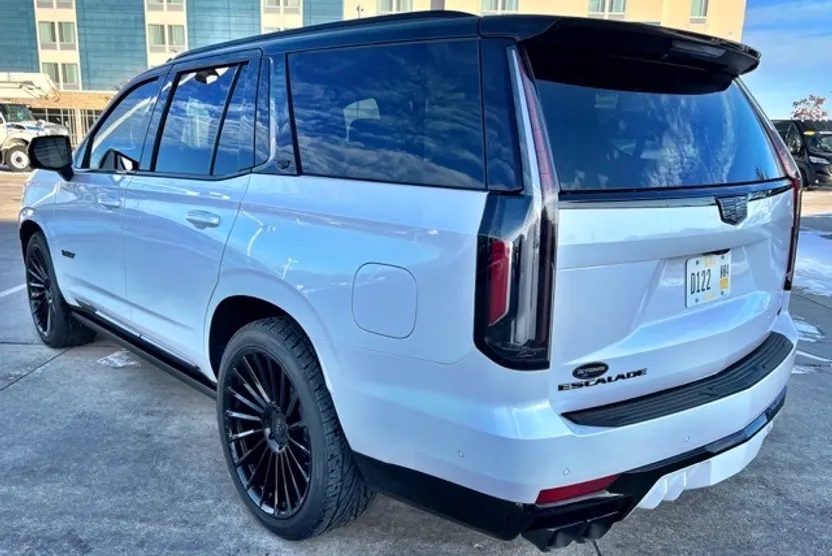 2024 Cadillac Escalade V-Series photo 1