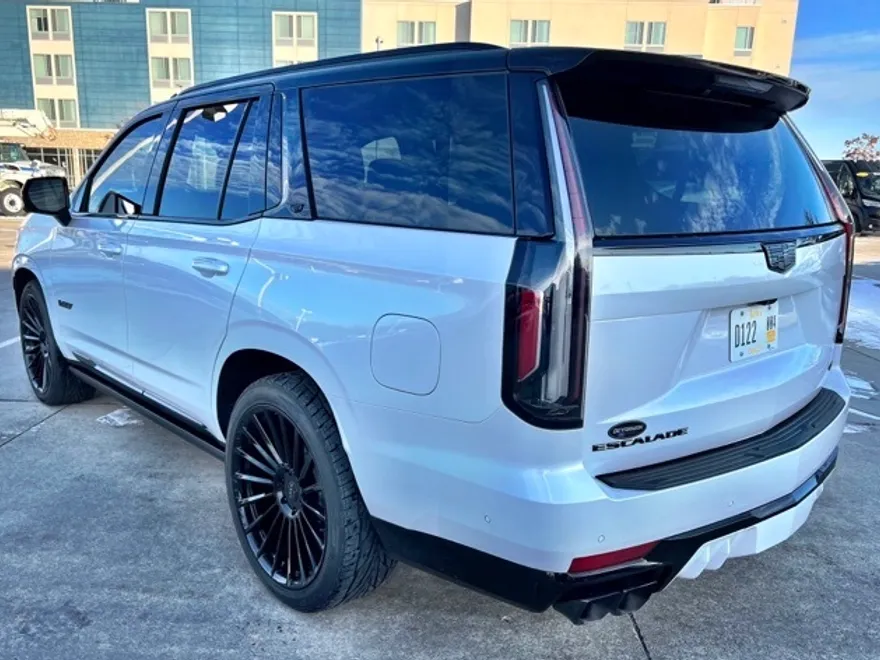 2024 Cadillac Escalade V-Series photo 1