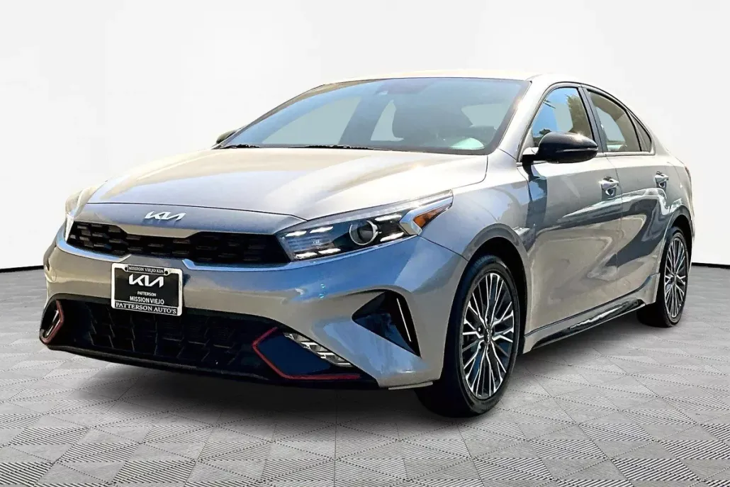 2023 Kia Forte GT-Line photo 1