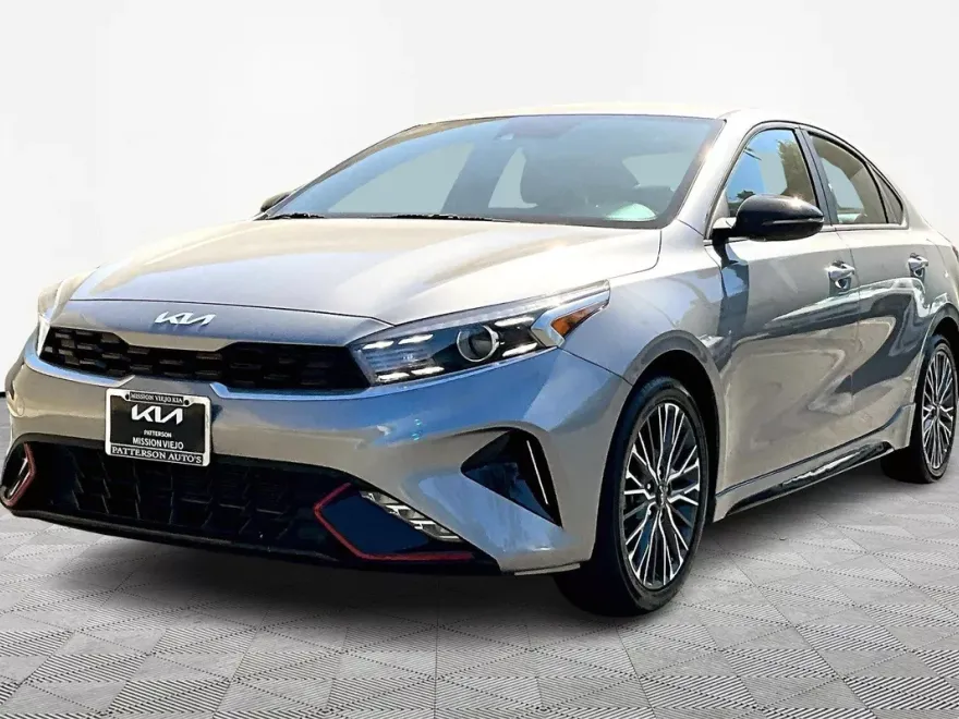 2023 Kia Forte GT-Line photo 1