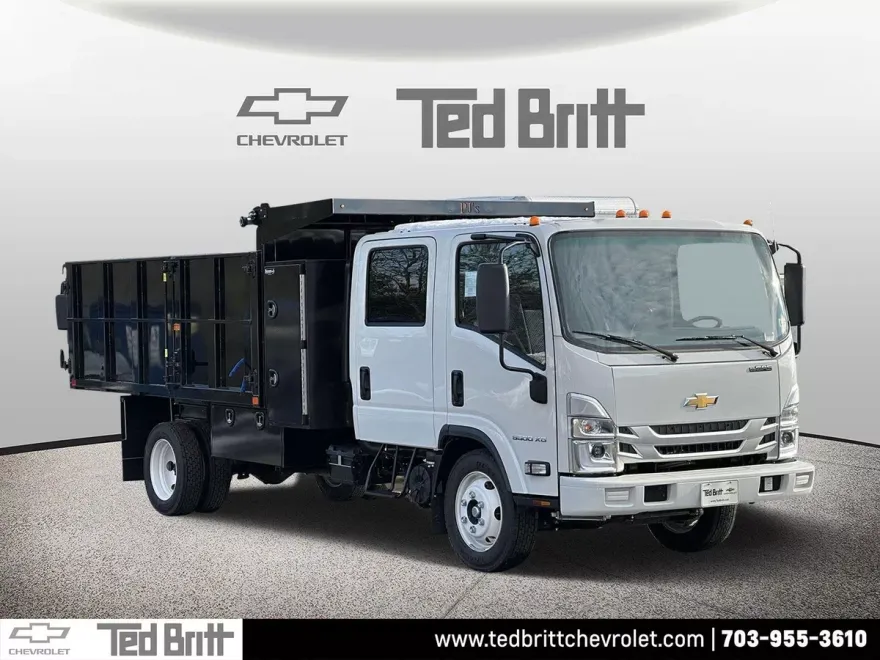 2025 Chevrolet Silverado photo 1