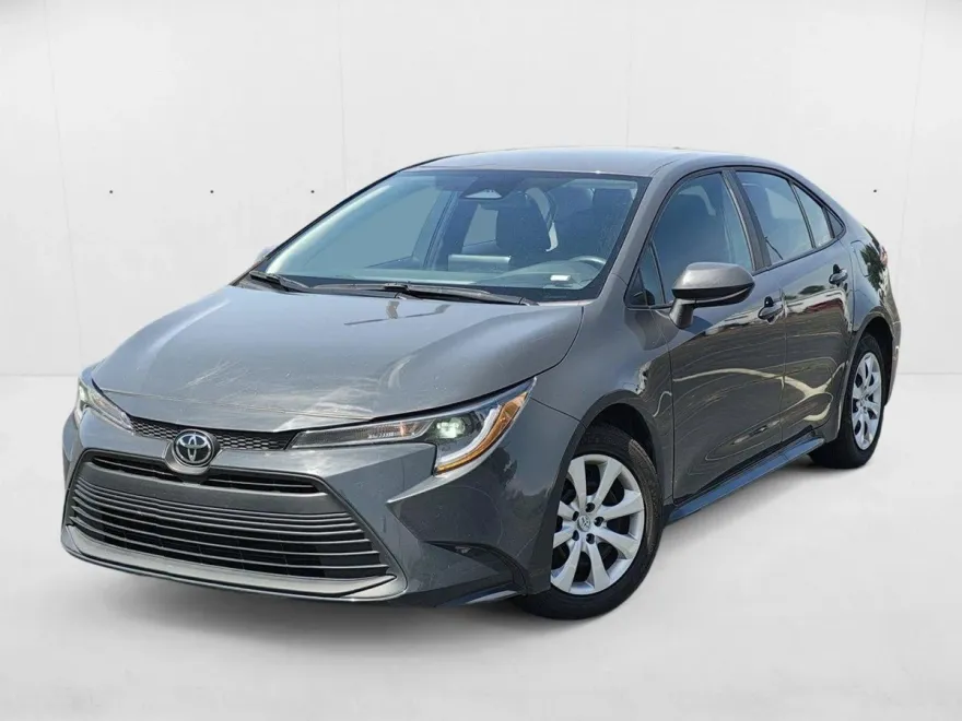 2024 Toyota Corolla LE photo 1