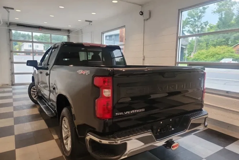 2019 Chevrolet Silverado 1500 LT photo 1