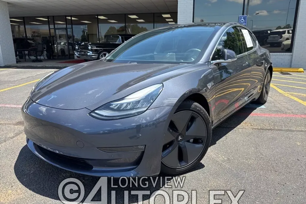 2020 Tesla Model 3 Long Range photo 1