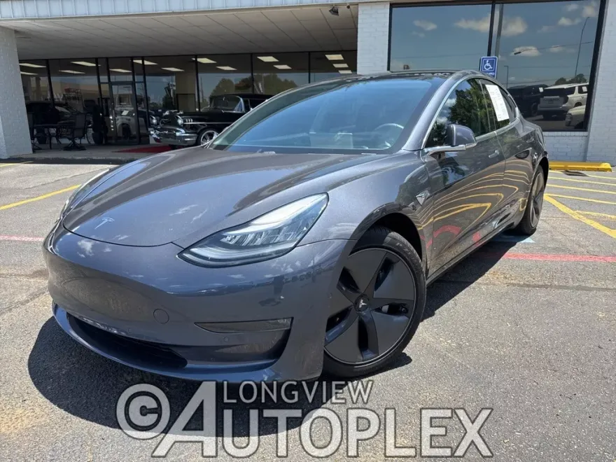 2020 Tesla Model 3 Long Range photo 1