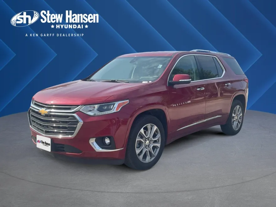 2021 Chevrolet Traverse Premier photo 1