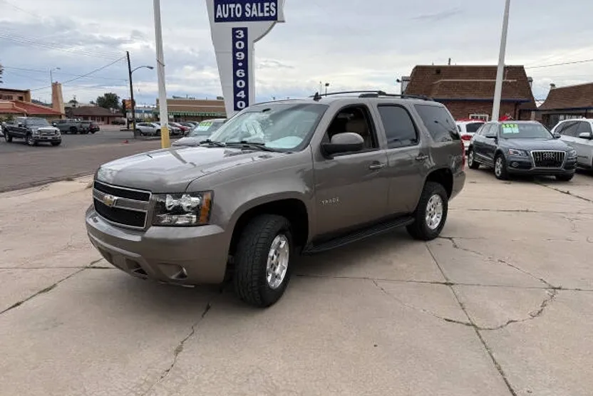 2011 Chevrolet Tahoe LT photo 1