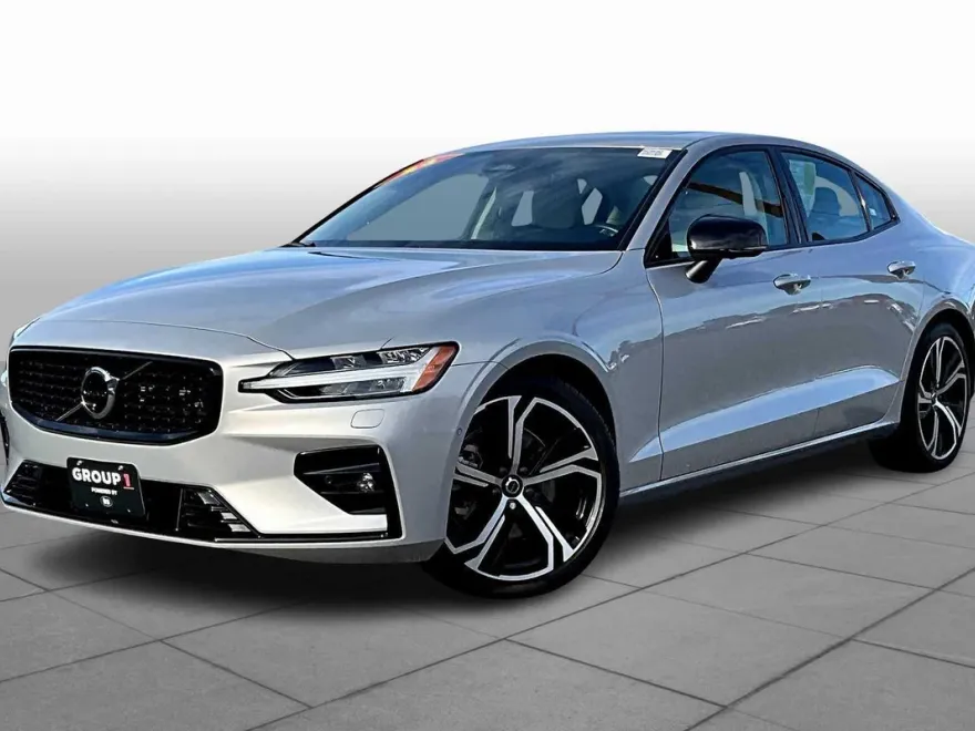 2024 Volvo S60 B5 Plus photo 1