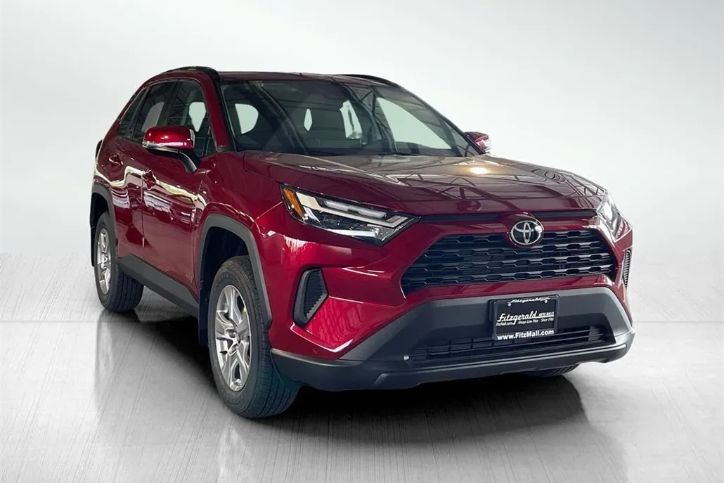 2025 Toyota RAV4 XLE photo 1