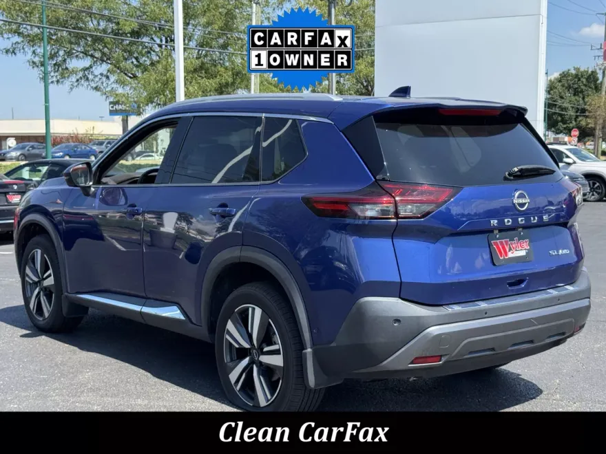 2023 Nissan Rogue SL photo 1