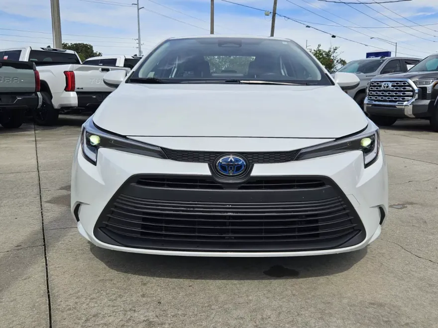 2024 Toyota Corolla Hybrid LE photo 1