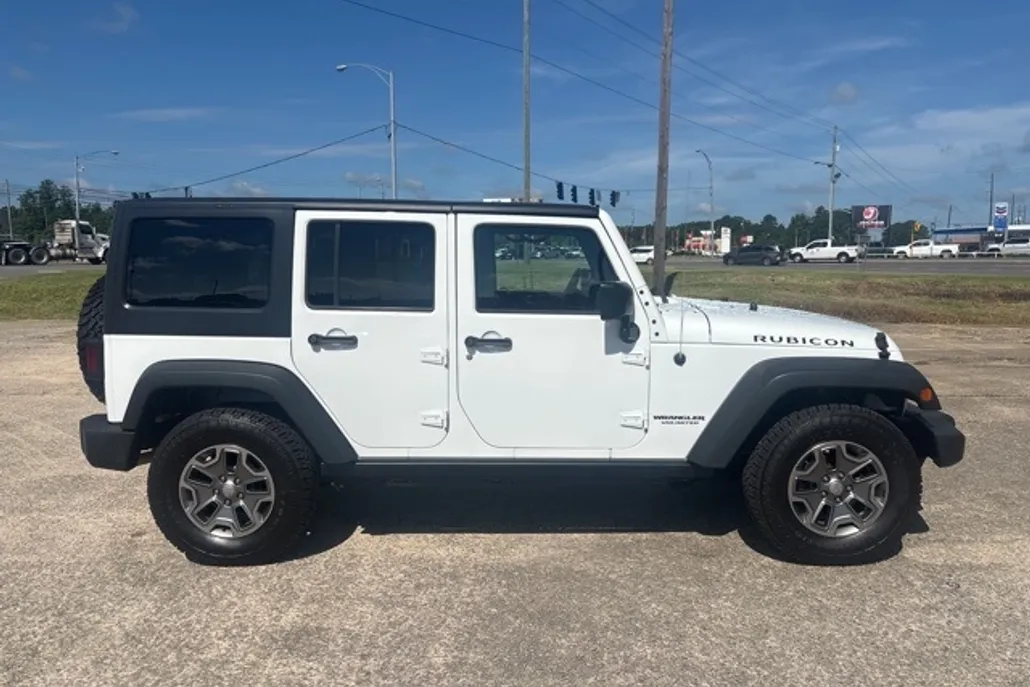2015 Jeep Wrangler Unlimited Rubicon High Tide photo 1