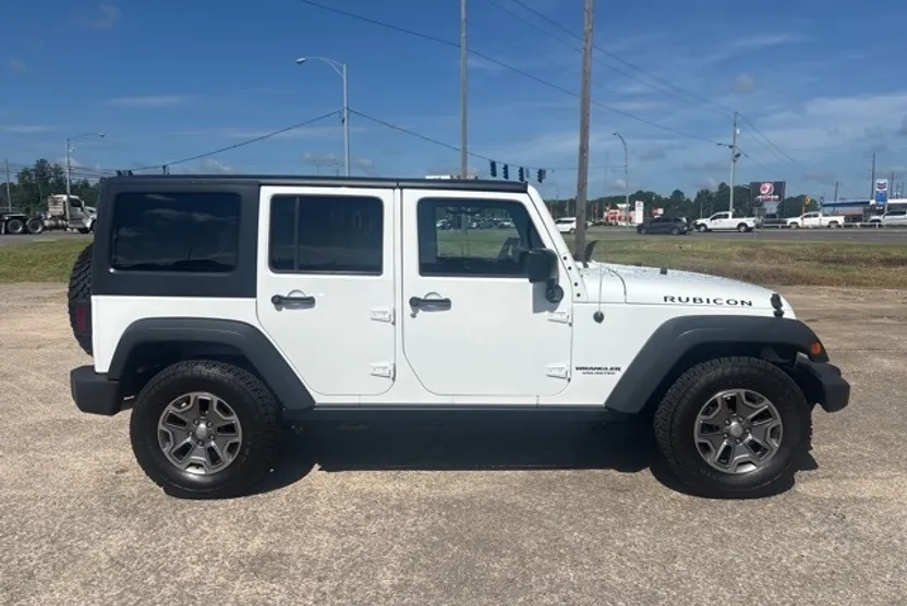 2015 Jeep Wrangler Unlimited Rubicon High Tide photo 1