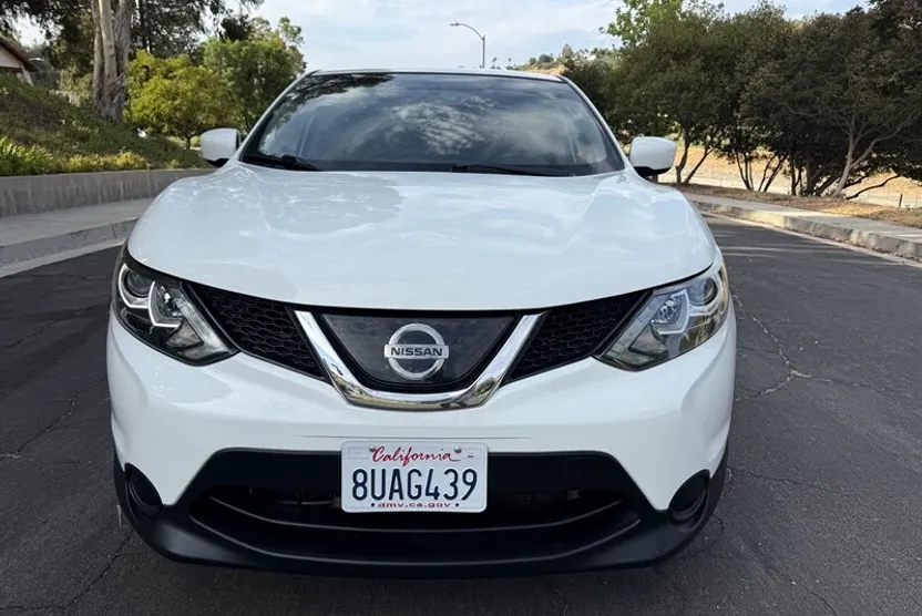 2019 Nissan Rogue Sport S photo 1