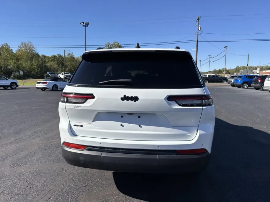 2024 Jeep Grand Cherokee Altitude photo 1