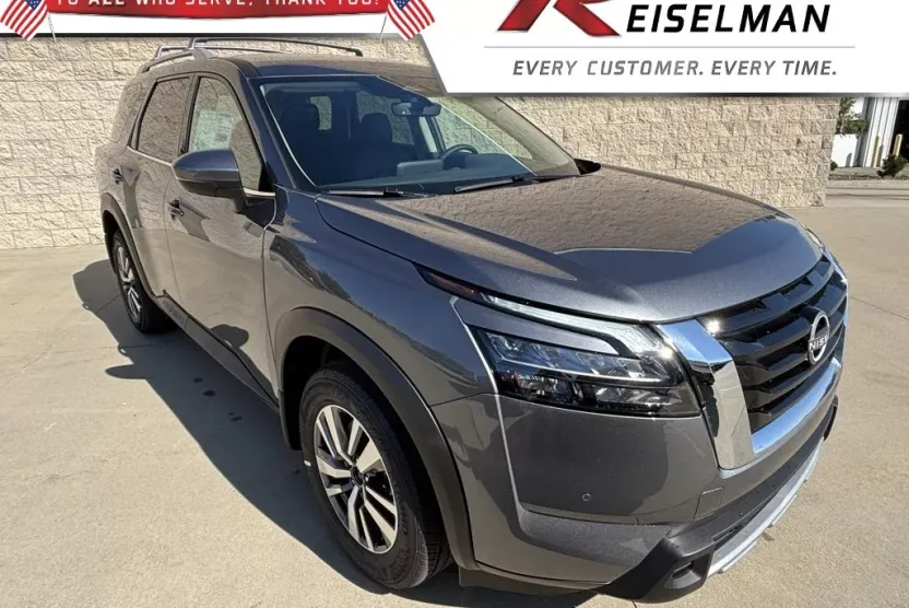 2025 Nissan Pathfinder SL photo 1