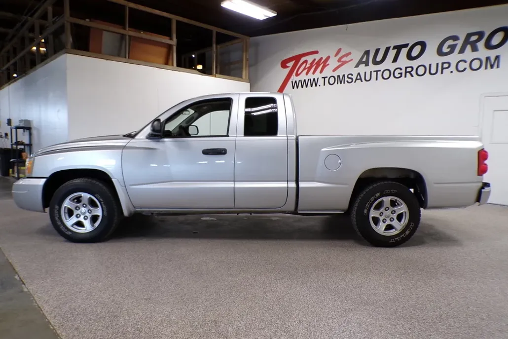 2006 Dodge Dakota SLT photo 1