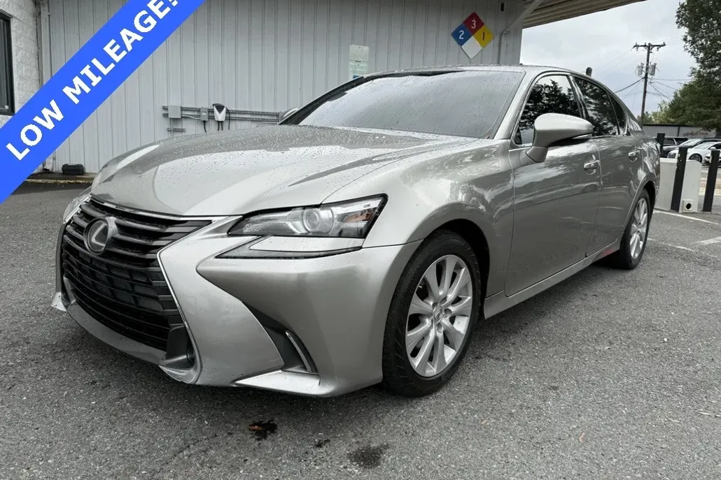 2017 Lexus GS 450h 200t photo 1