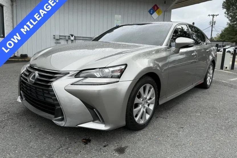2017 Lexus GS 450h 200t photo 1