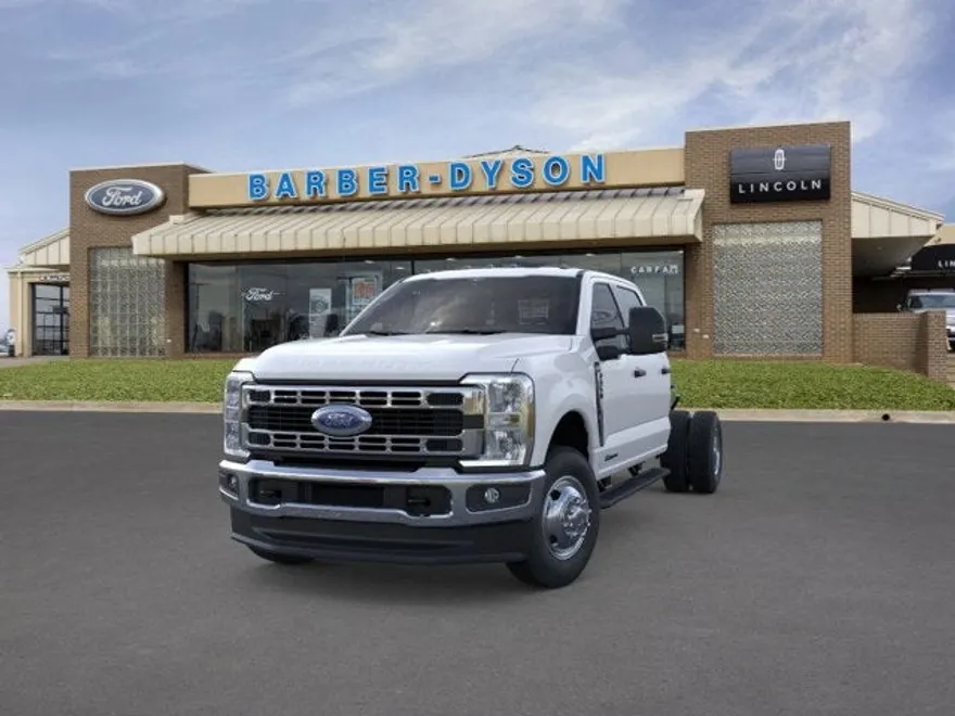 2025 Ford F-350 XLT photo 1