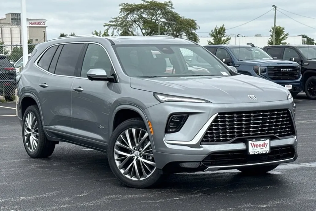 2026 Buick Enclave Avenir photo 1