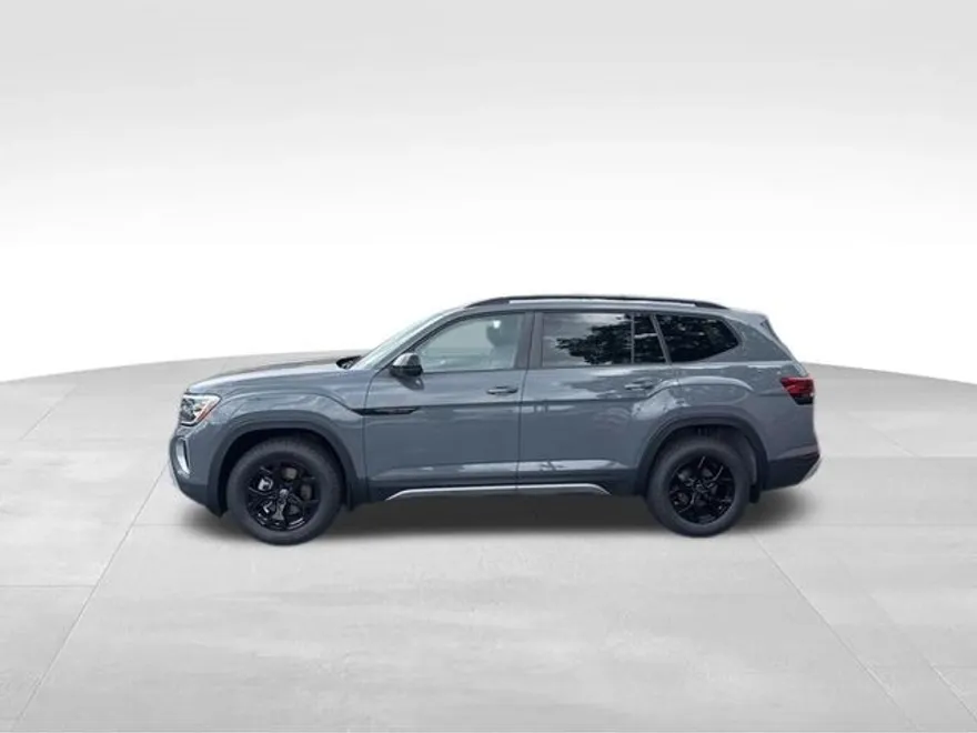 2025 Volkswagen Atlas Peak Edition SE photo 1