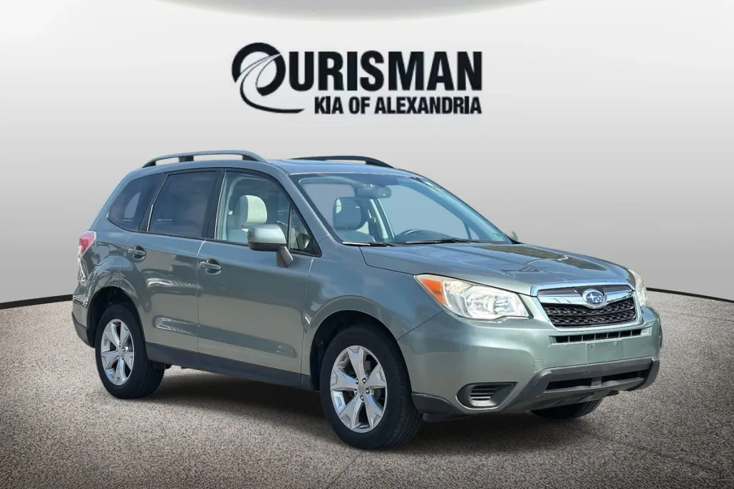 2015 Subaru Forester 2.5i Premium photo 1