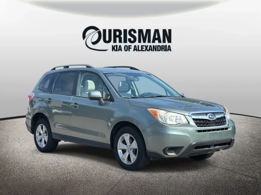2015 Subaru Forester 2.5i Premium photo 1