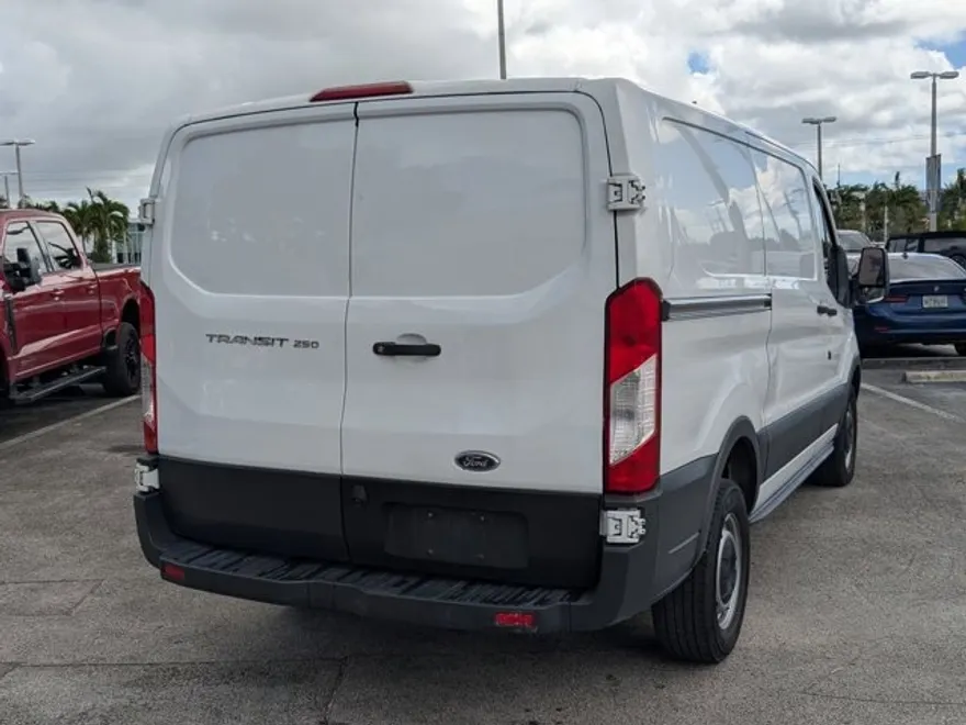 2018 Ford Transit photo 1