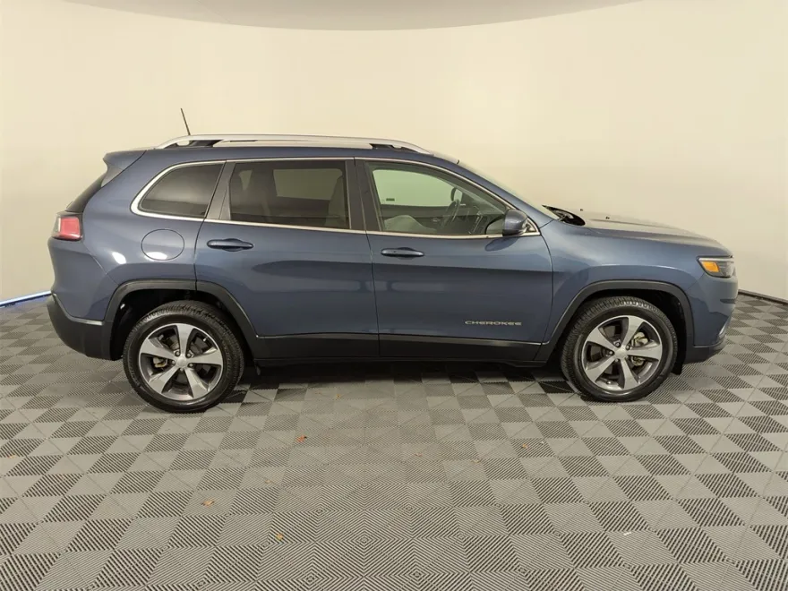 2019 Jeep Cherokee Limited photo 1