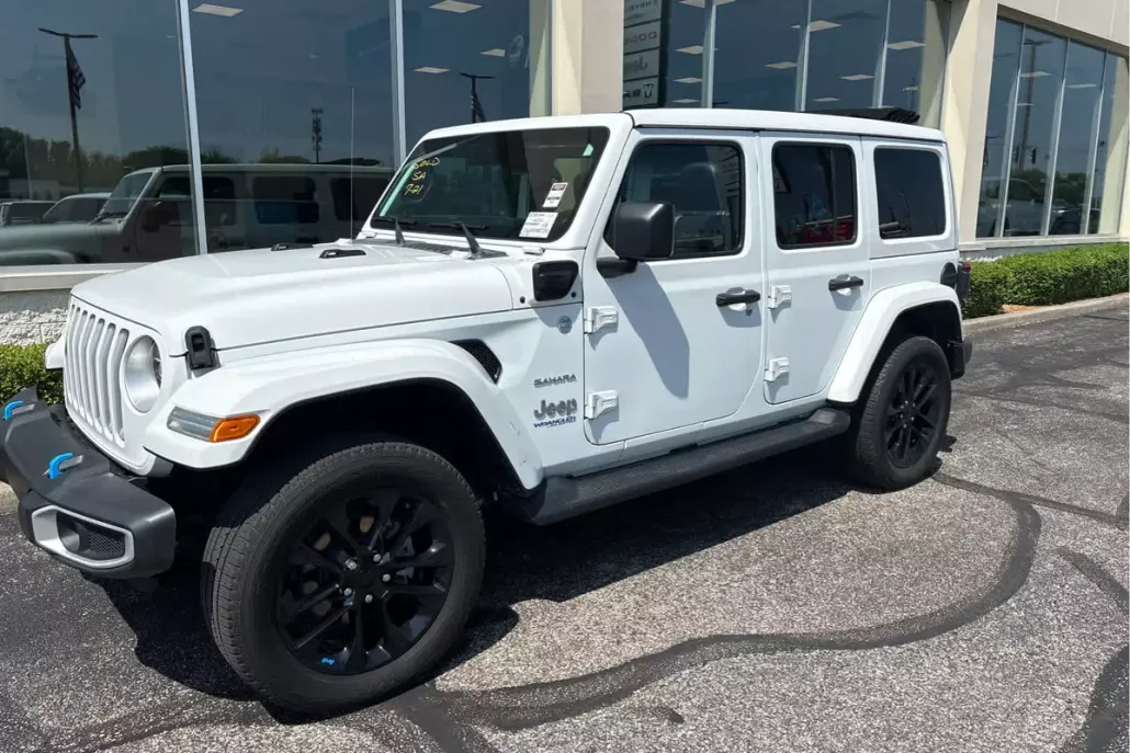 2022 Jeep Wrangler Unlimited Sahara 4xe photo 1