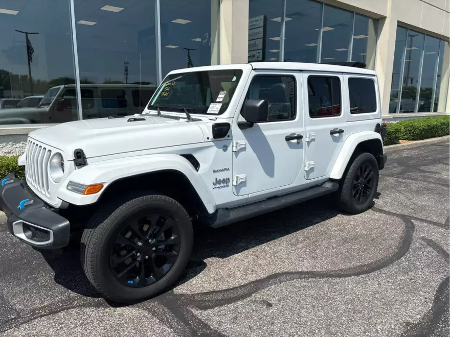 2022 Jeep Wrangler Unlimited Sahara 4xe photo 1