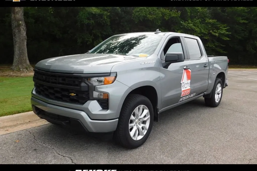 2025 Chevrolet Silverado 1500 Custom photo 1