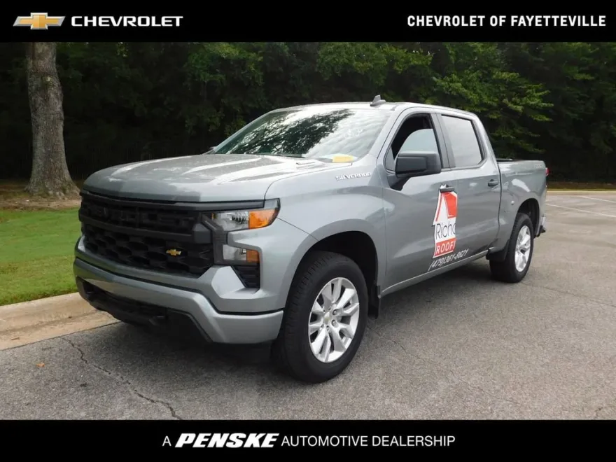 2025 Chevrolet Silverado 1500 Custom photo 1