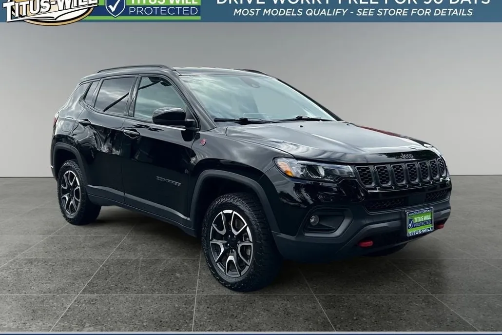 2024 Jeep Compass Trailhawk photo 1