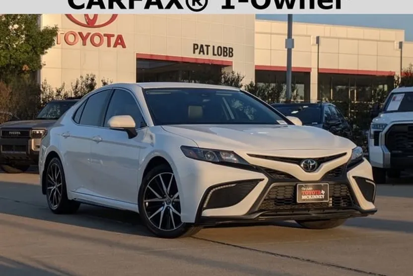 2023 Toyota Camry SE photo 1