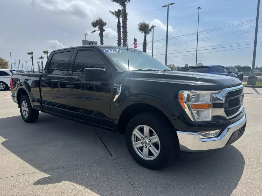 2023 Ford F-150 XLT photo 1