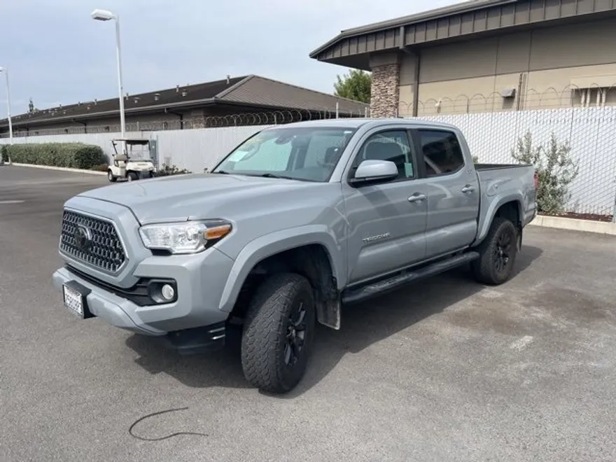 2020 Toyota Tacoma SR5 photo 1
