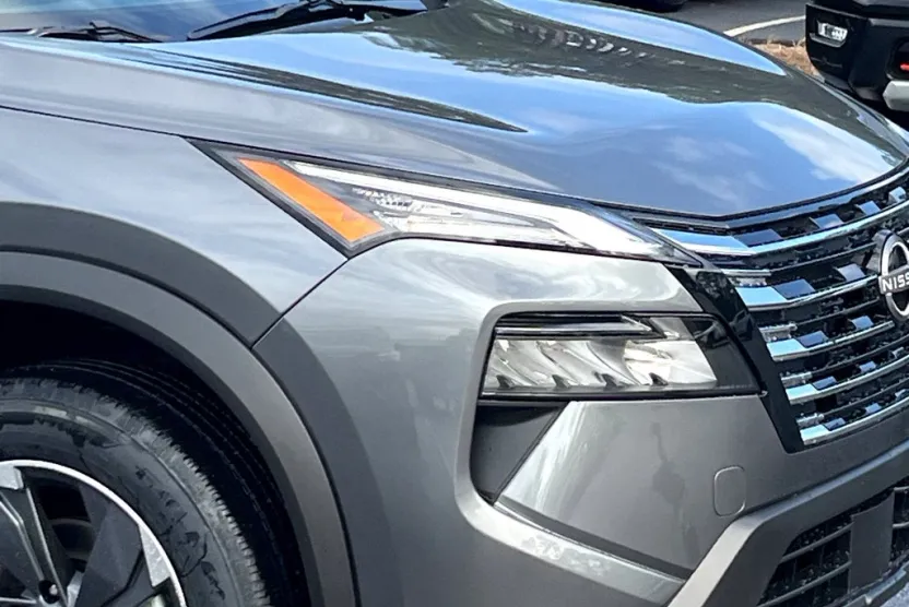 2025 Nissan Rogue SV photo 1