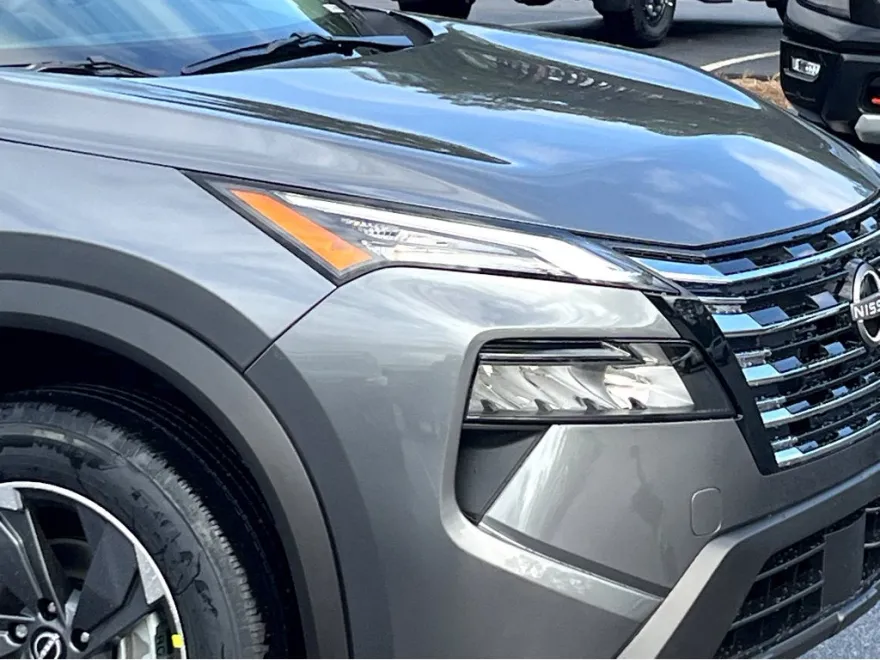 2025 Nissan Rogue SV photo 1