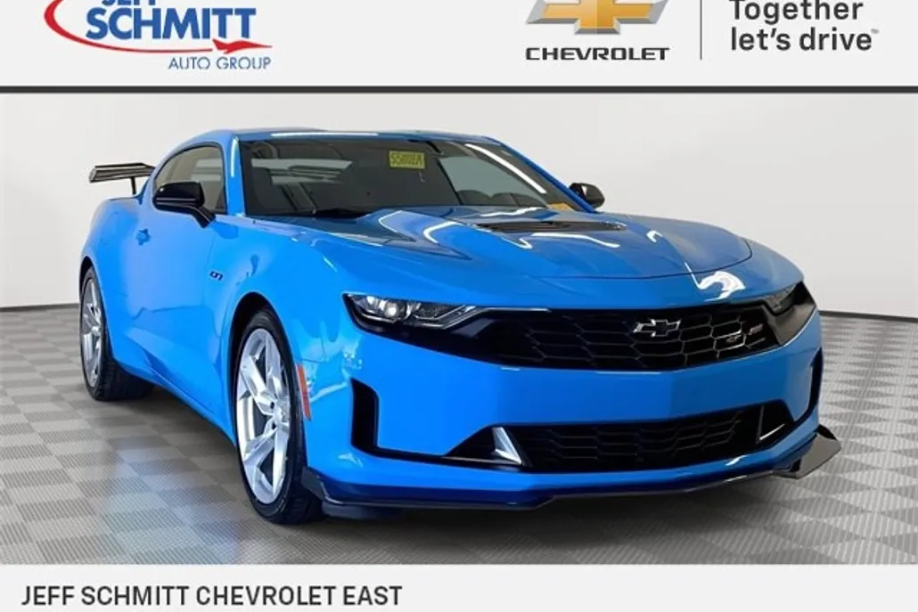 2022 Chevrolet Camaro LT1 photo 1