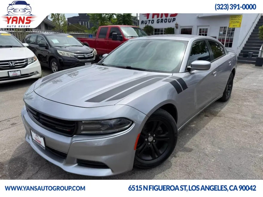 2018 Dodge Charger SXT photo 1
