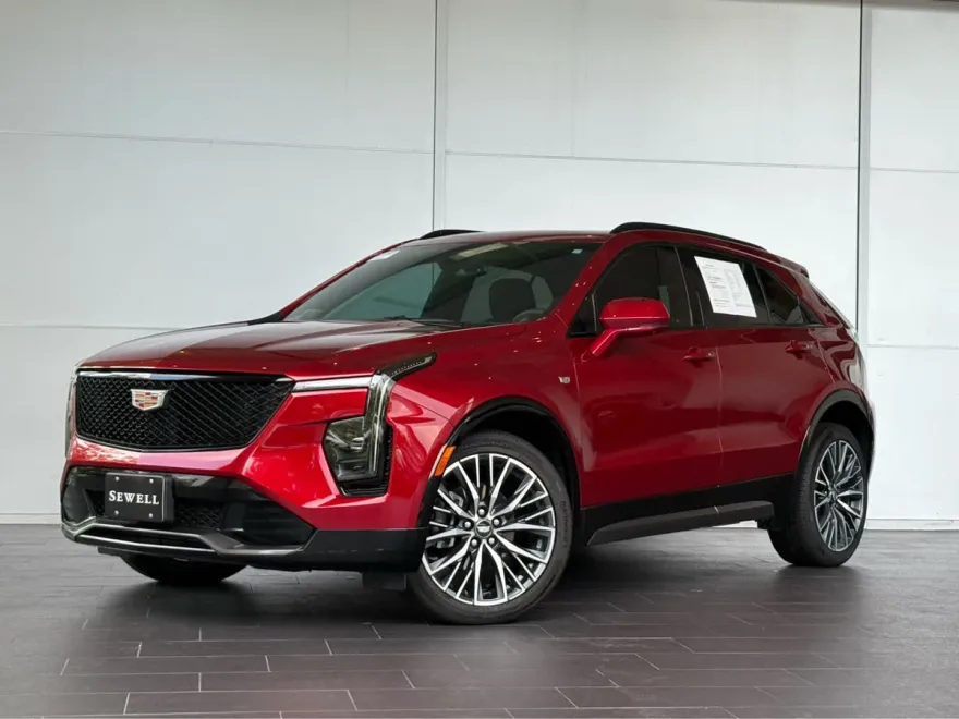 2025 Cadillac XT4 Sport photo 1