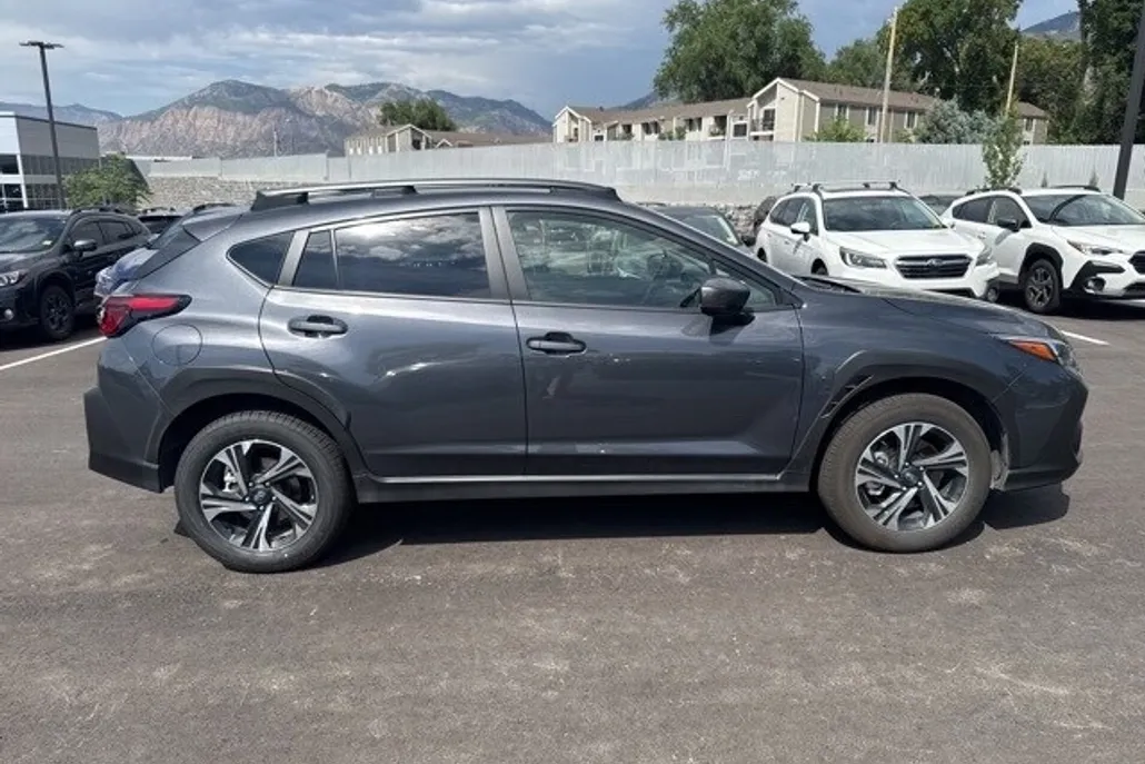2025 Subaru Crosstrek Premium photo 1