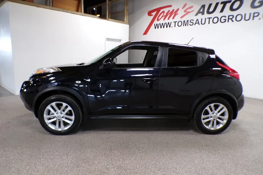 2012 Nissan Juke SV photo 1
